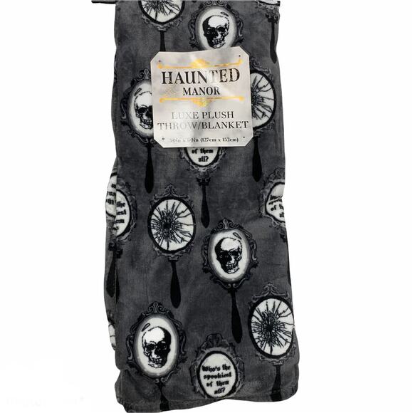 Haunted Manor Who's the Spookiest of them all Blanket Spooky Mirror Halloween - Picture 1 of 10